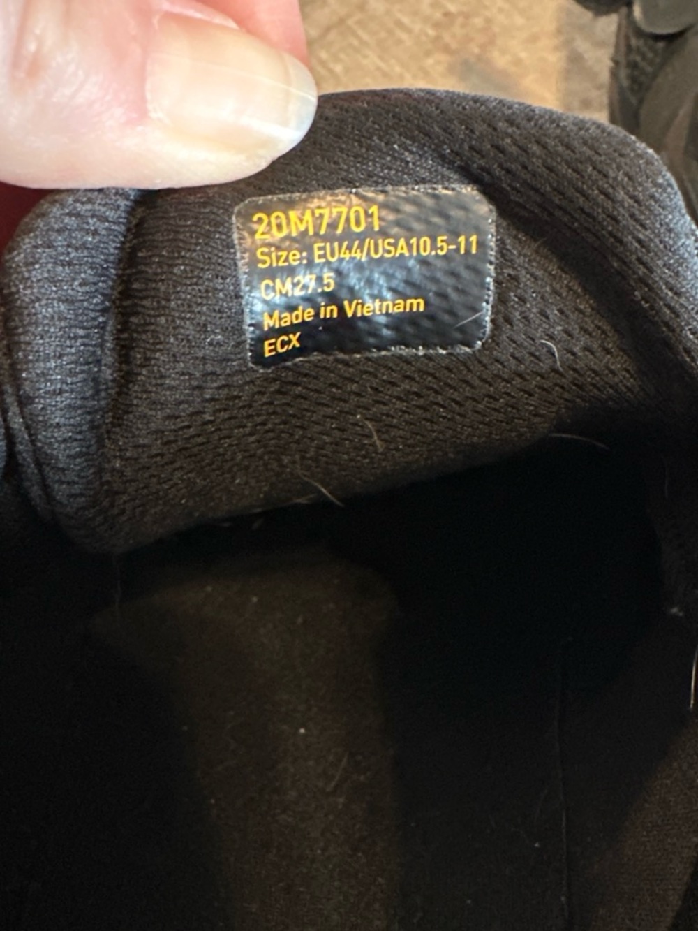 Vibram Men's Black FiveFingers Minimalist Toe Shoes with Yellow Logo - Picture 6 of 6